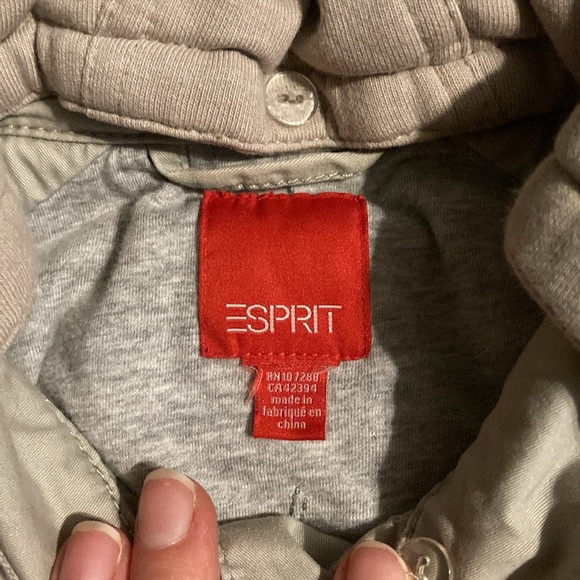 Esprit beige hooded button up sleeveless cargo utility vest. - Picture 3 of 10